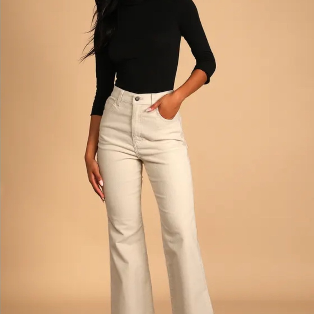 Levi's Cream Corduroy 70's High Flare - W27